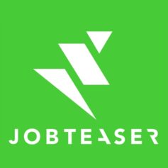 jobteasers vita logo på limegrön bakgrund